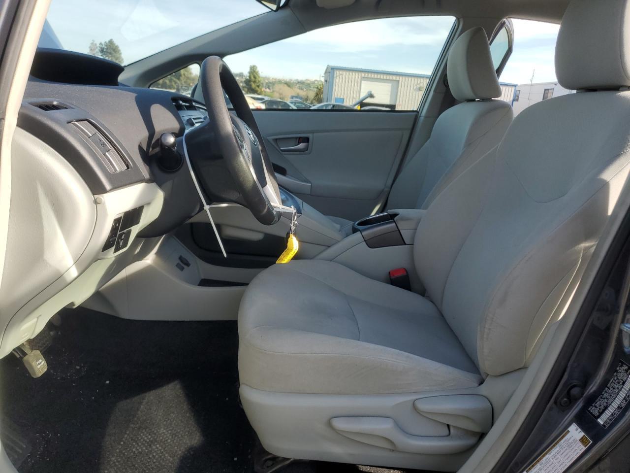 2013 Toyota Prius - Фото 7