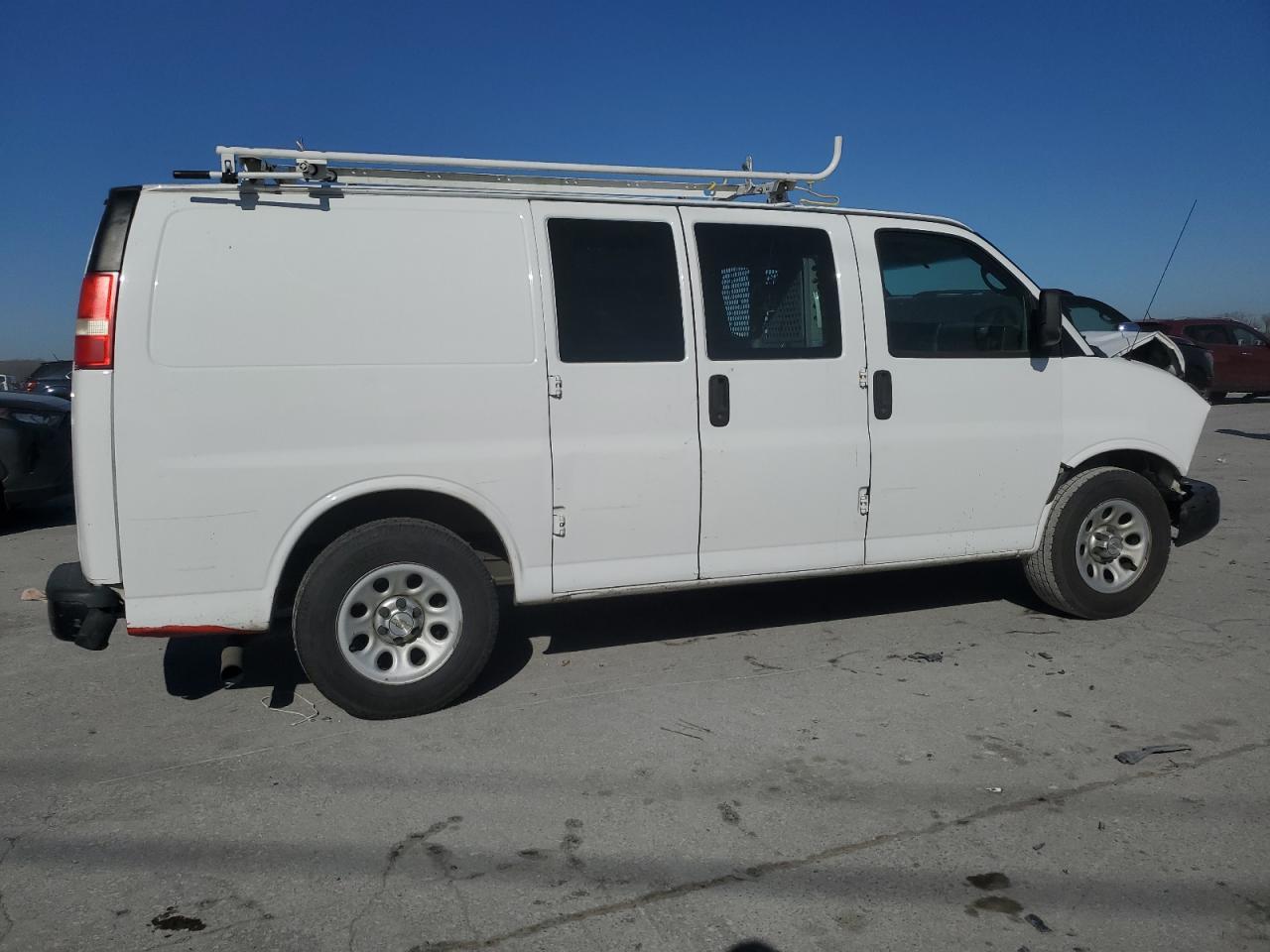 2011 Chevrolet Express G1500 - Фото 3