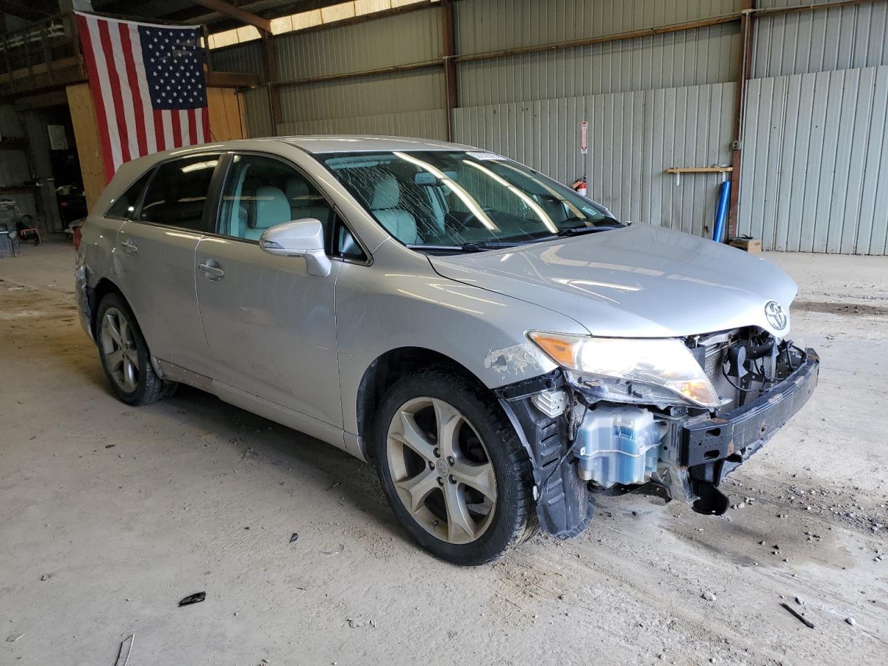 2014 Toyota Venza Le - Image 4