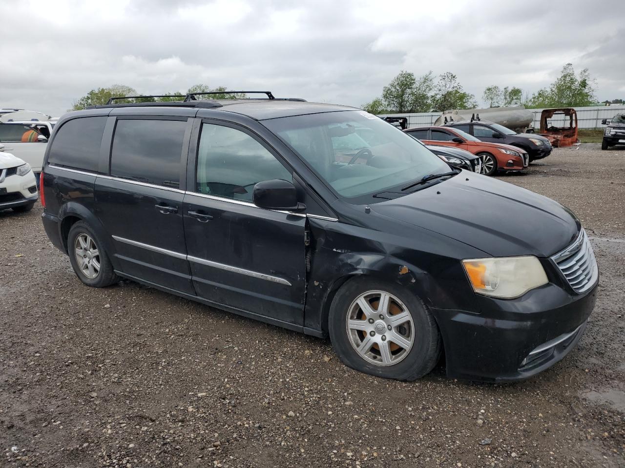 2012 Chrysler Town & Country Touring - Image 4