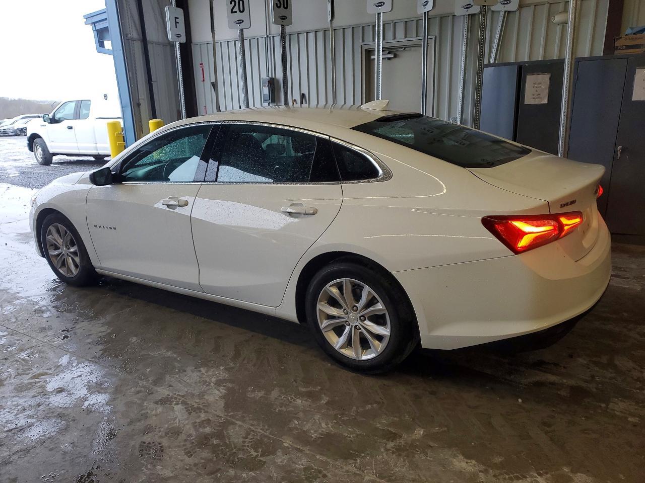 2022 Chevrolet Malibu Lt - Фото 2