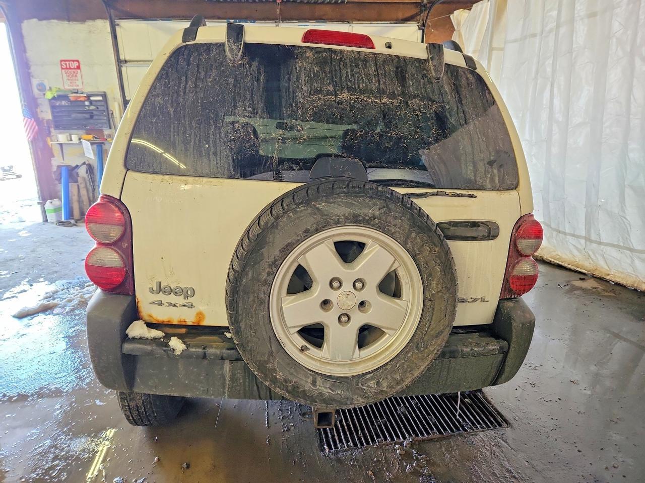 2006 Jeep Liberty Sport - Image 6