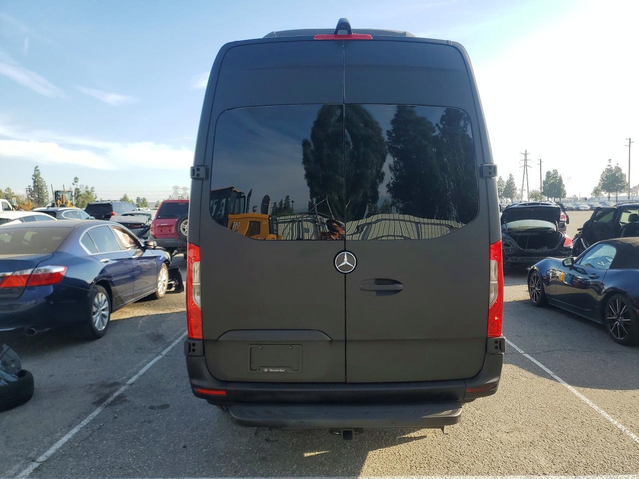 2023 Mercedes-Benz Sprinter 2500 - Image 6