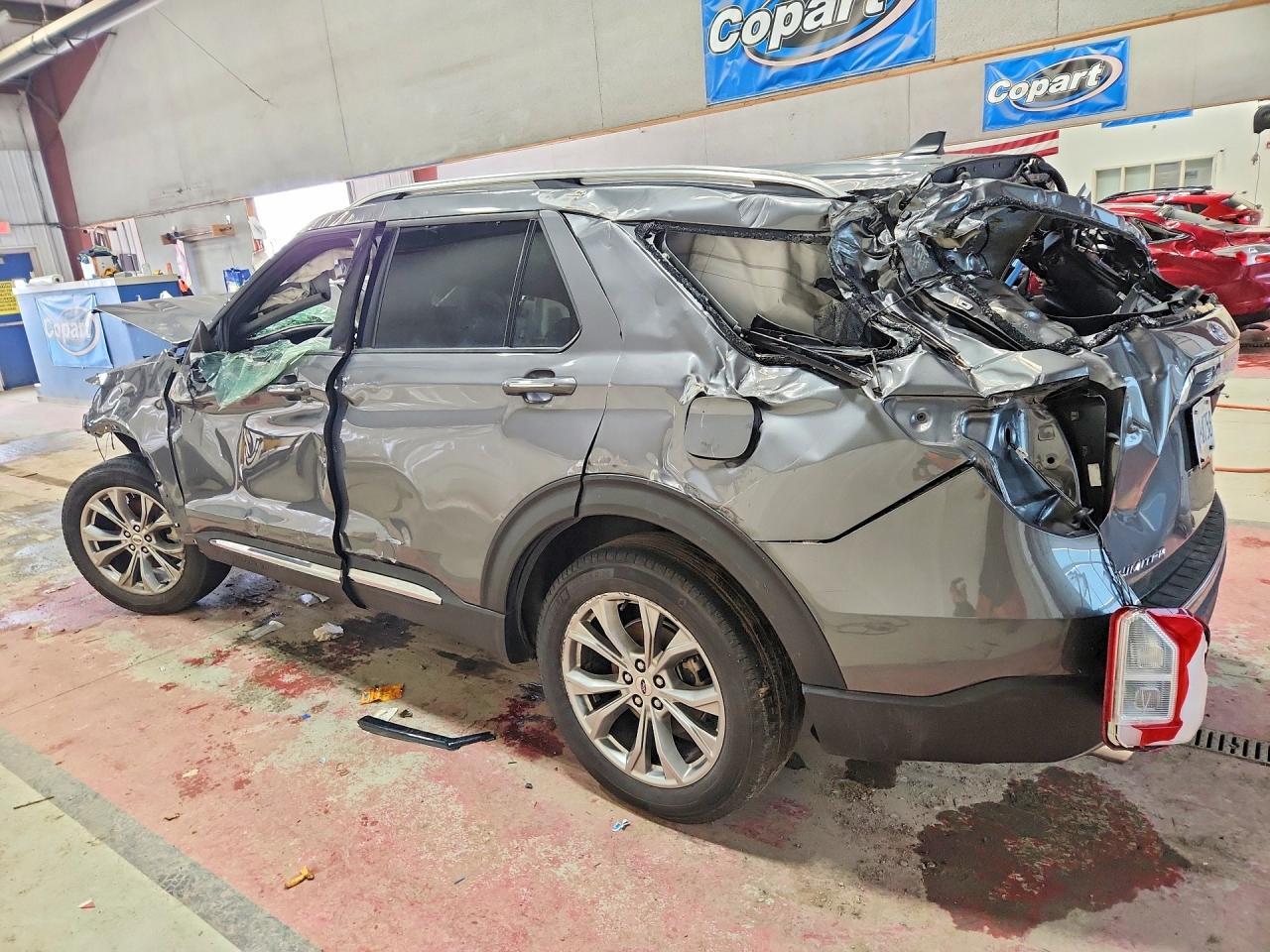 2023 Ford Explorer Limited - Image 2