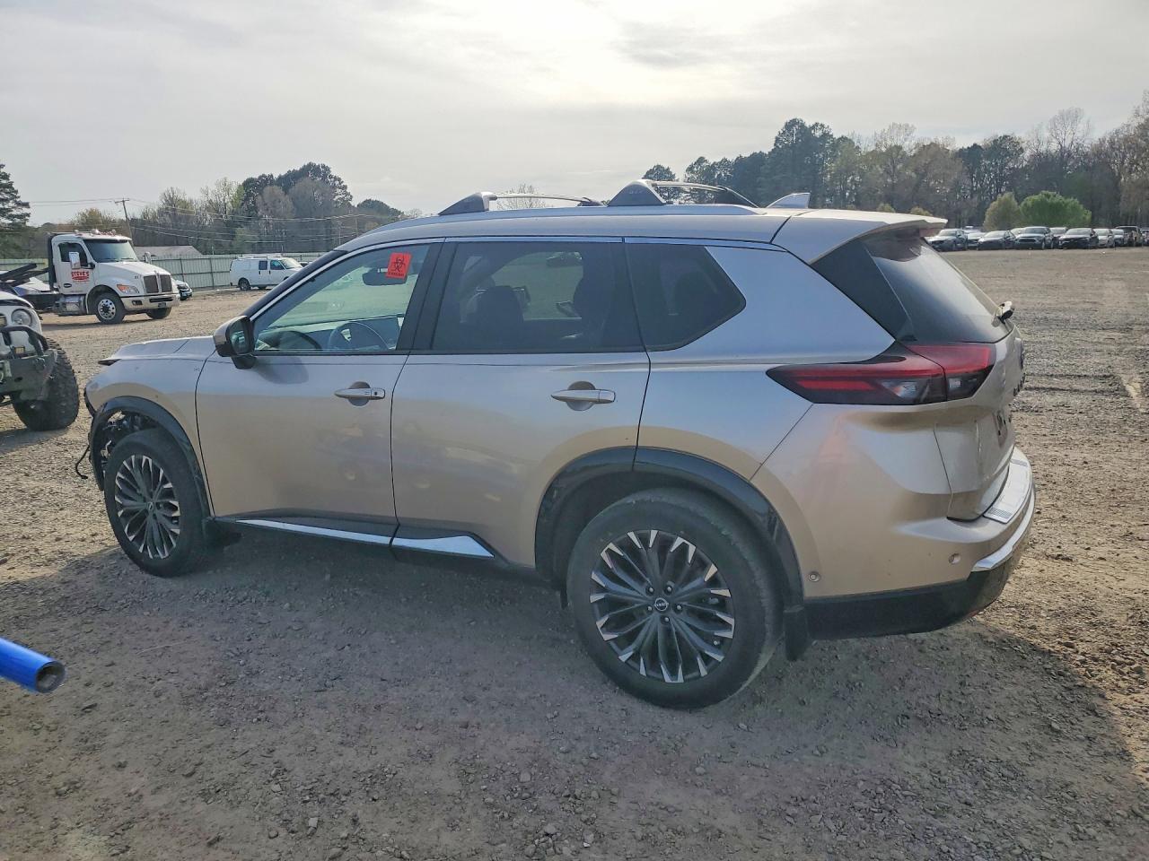 2024 Nissan Rogue Platinum - Фото 2