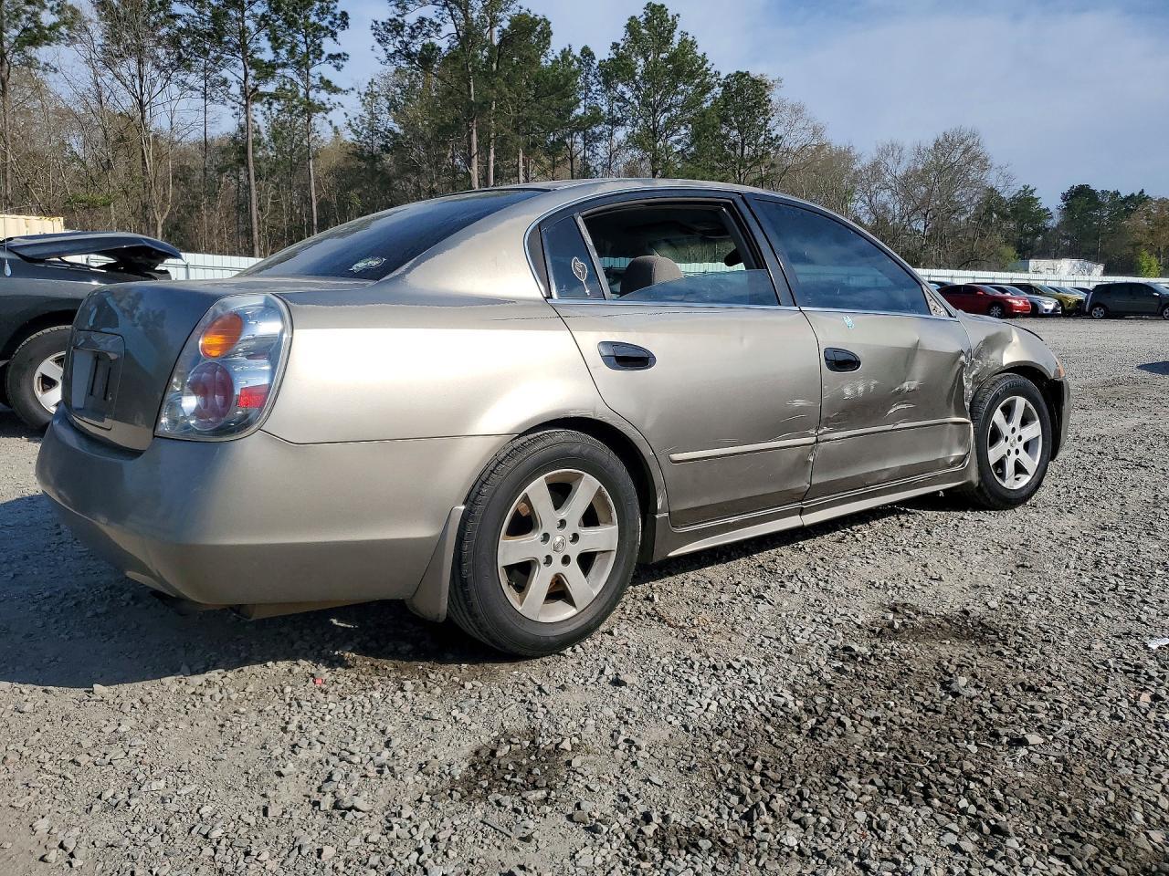2003 Nissan Altima 2.5 - Фото 3