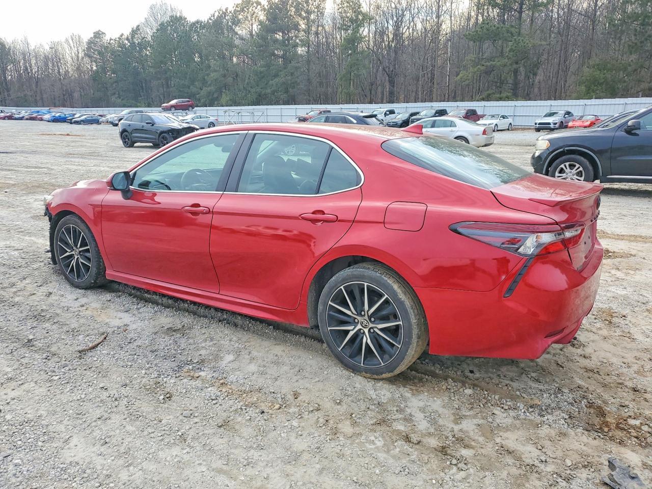 2022 Toyota Camry Se - Фото 2
