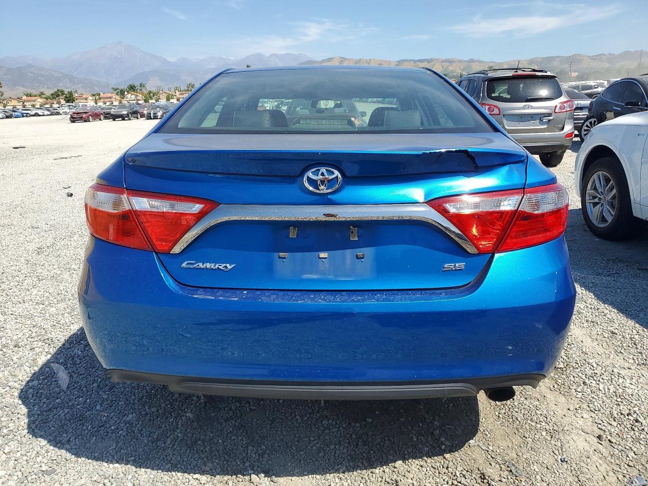 2017 Toyota Camry Se - Фото 6