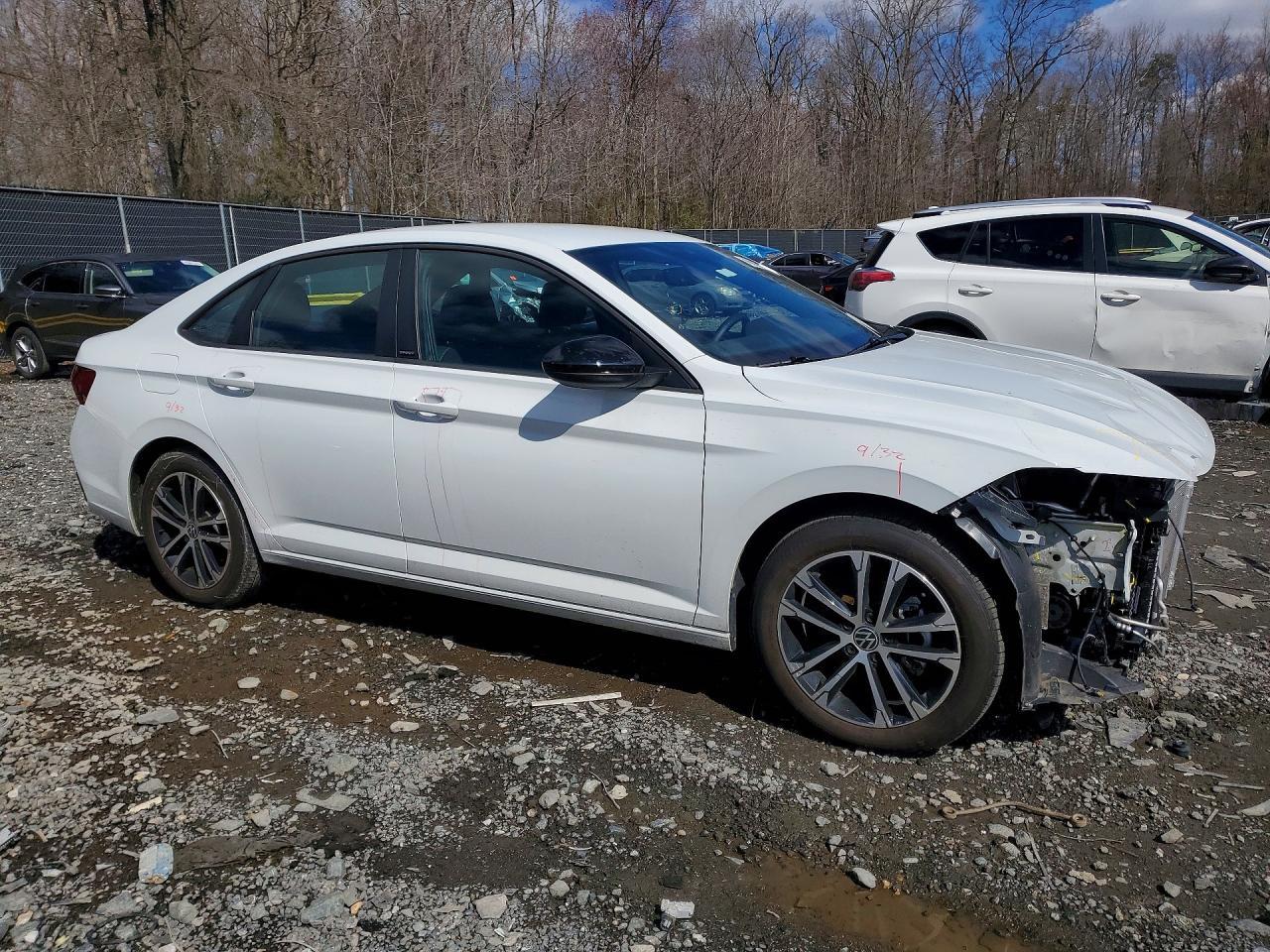 2024 Volkswagen Jetta Sport - Image 4