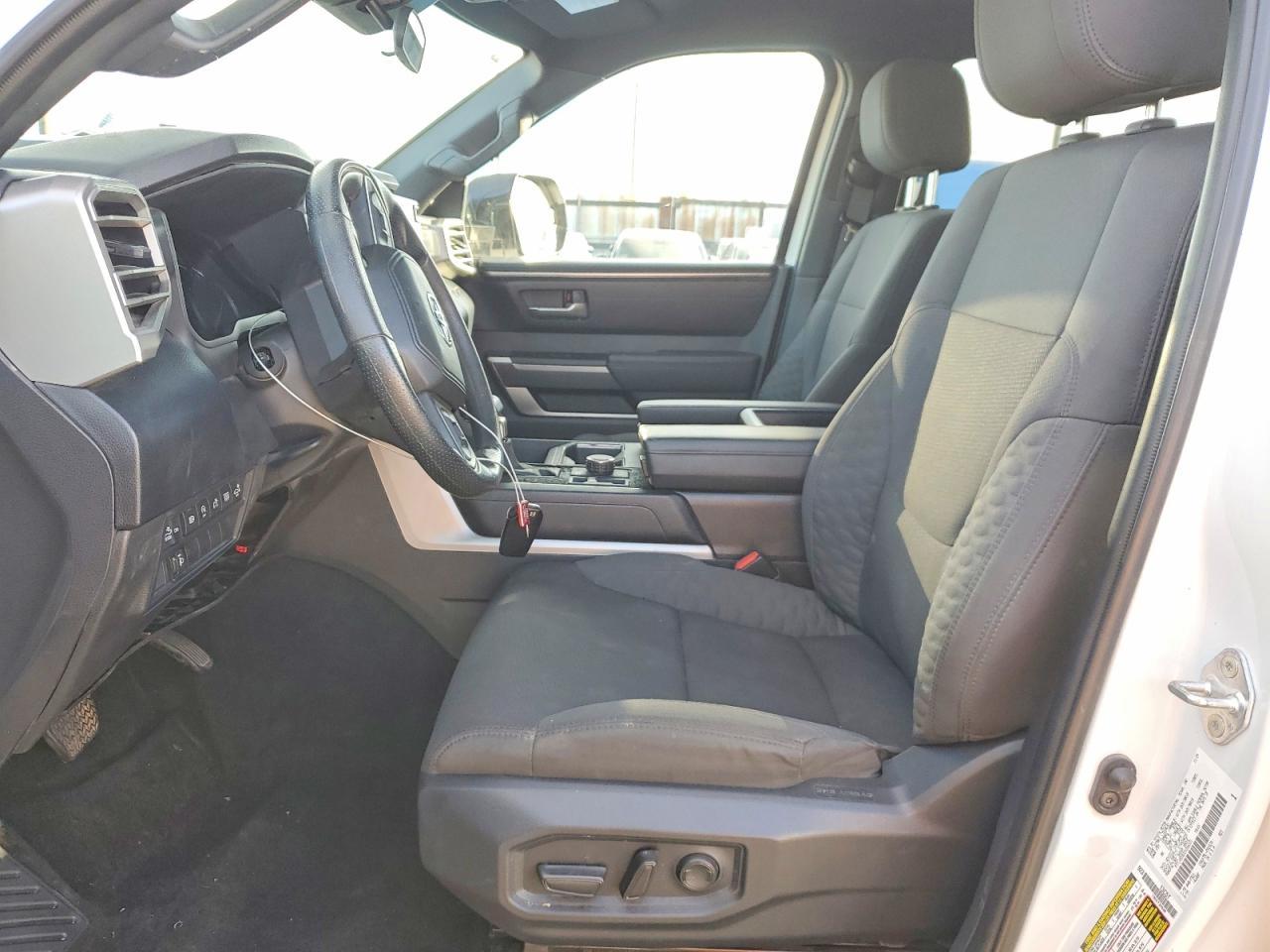 2025 Toyota Tundra Sr5 - Image 7