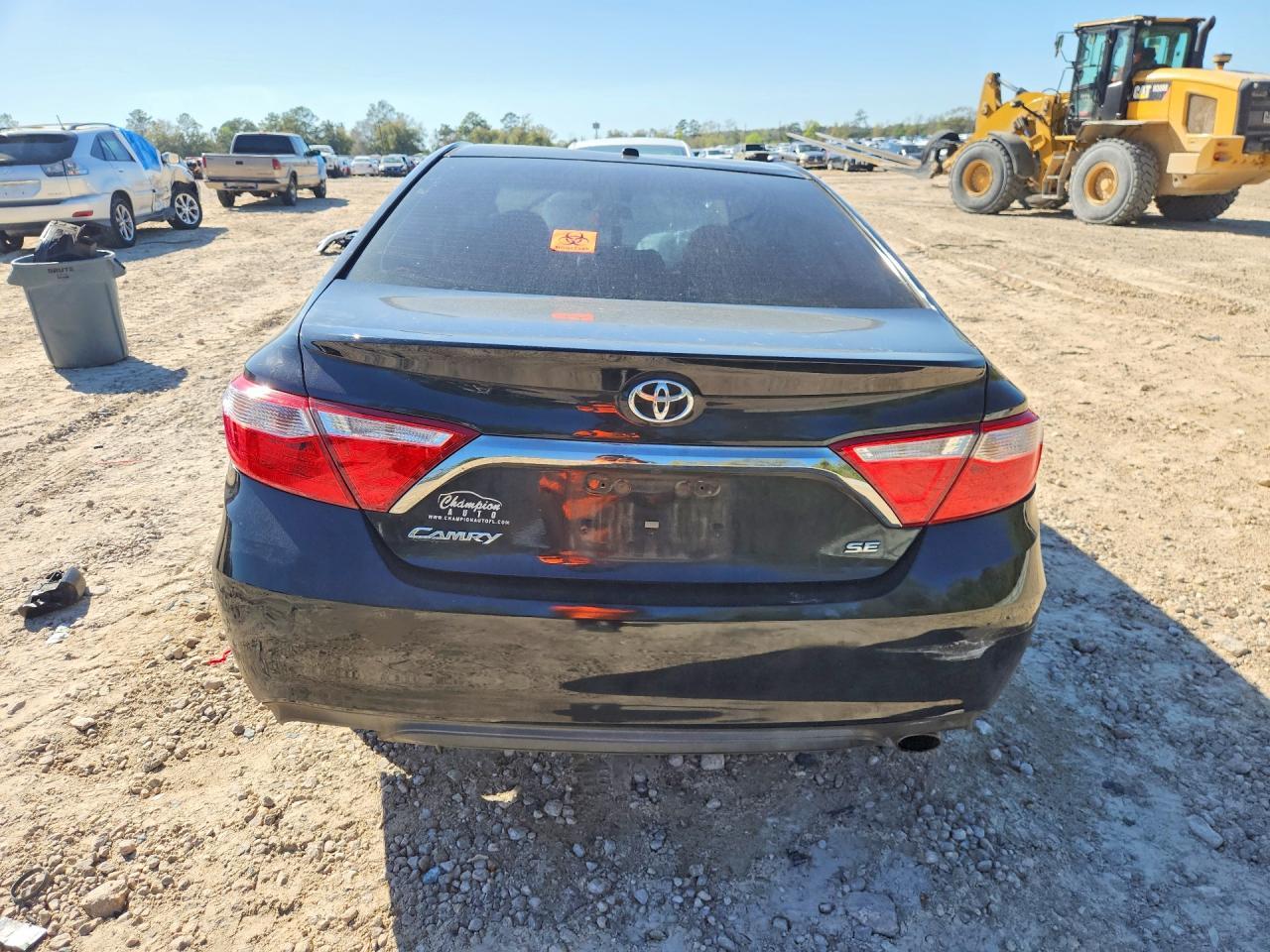 2015 Toyota Camry Se - Image 6