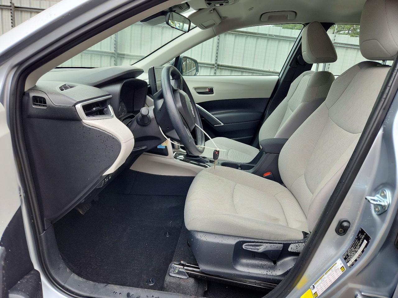 2025 Toyota Corolla Cross L - Фото 7