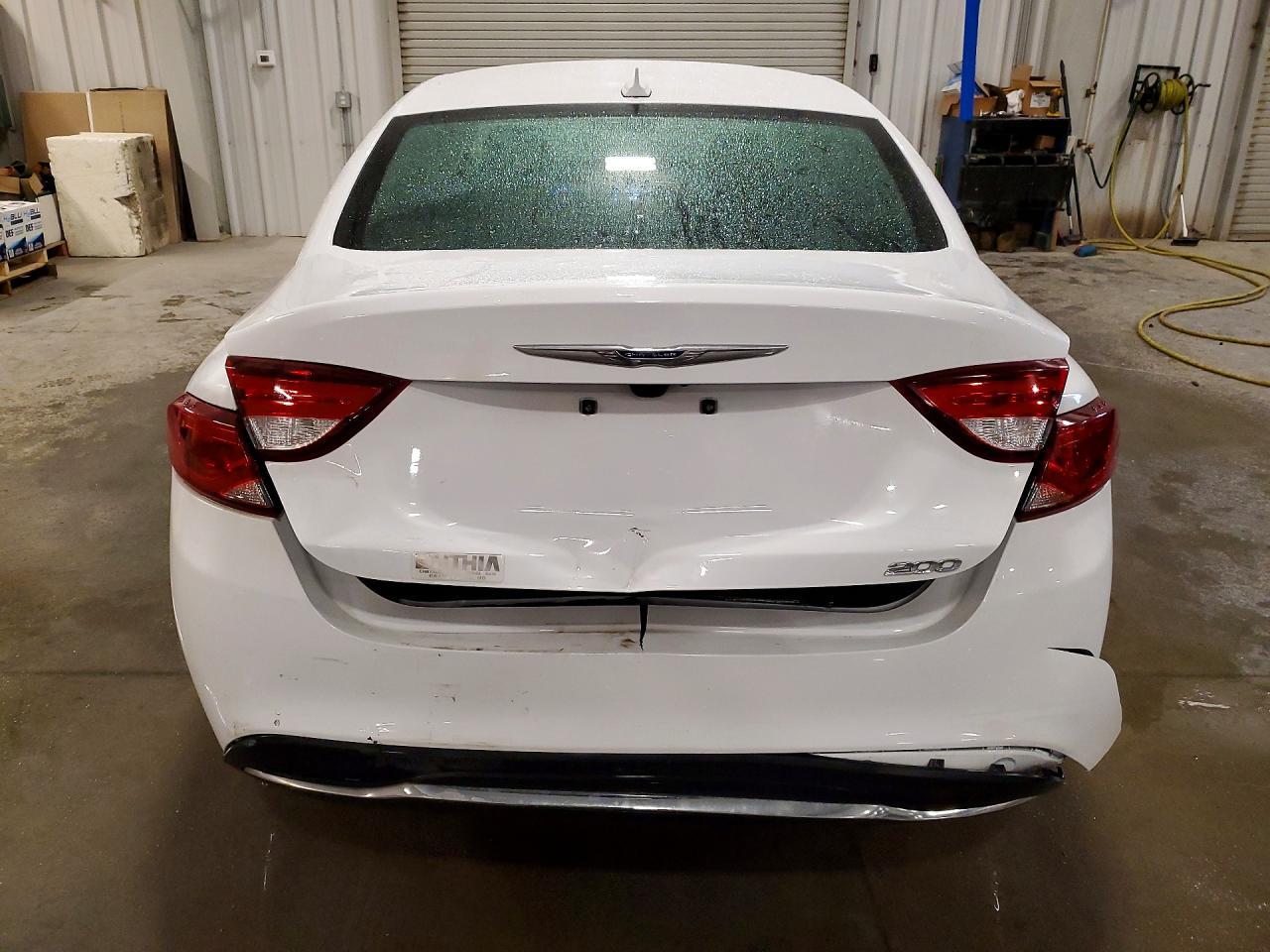 2016 Chrysler 200 Limited - Image 6