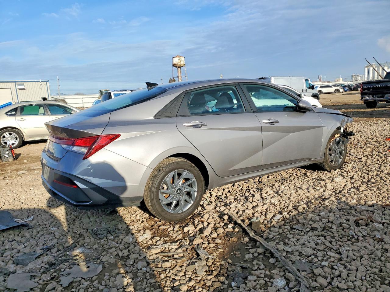 2024 Hyundai Elantra - Image 3