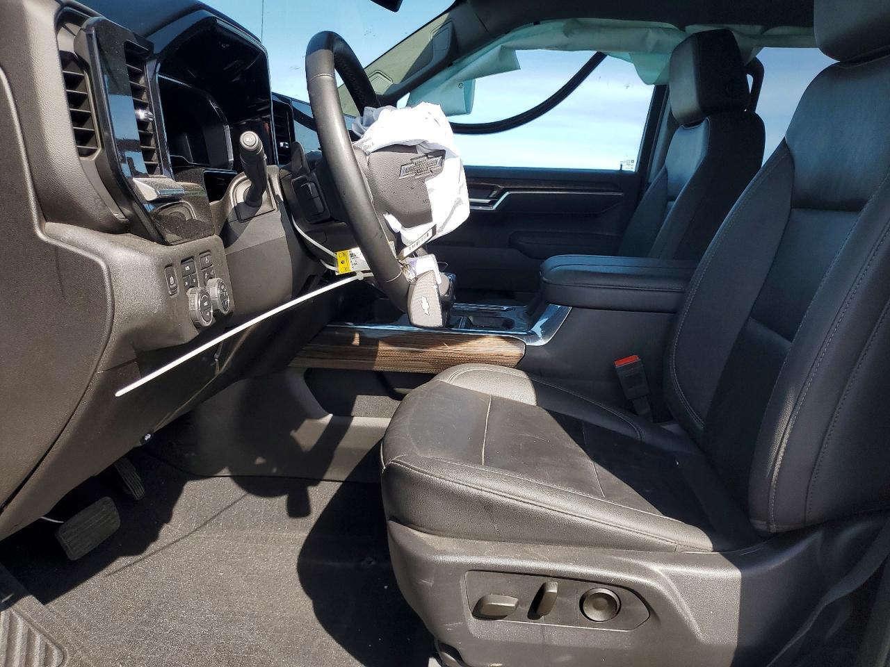 2025 Chevrolet Silverado K1500 Rst - Image 7