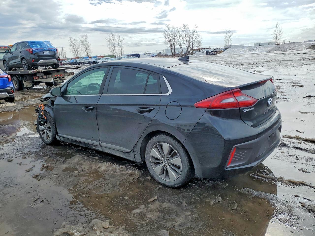2019 Hyundai Ioniq Plug-In Hybrid Base - Image 2