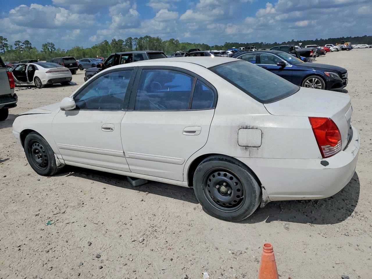 2005 Hyundai Elantra - Фото 2