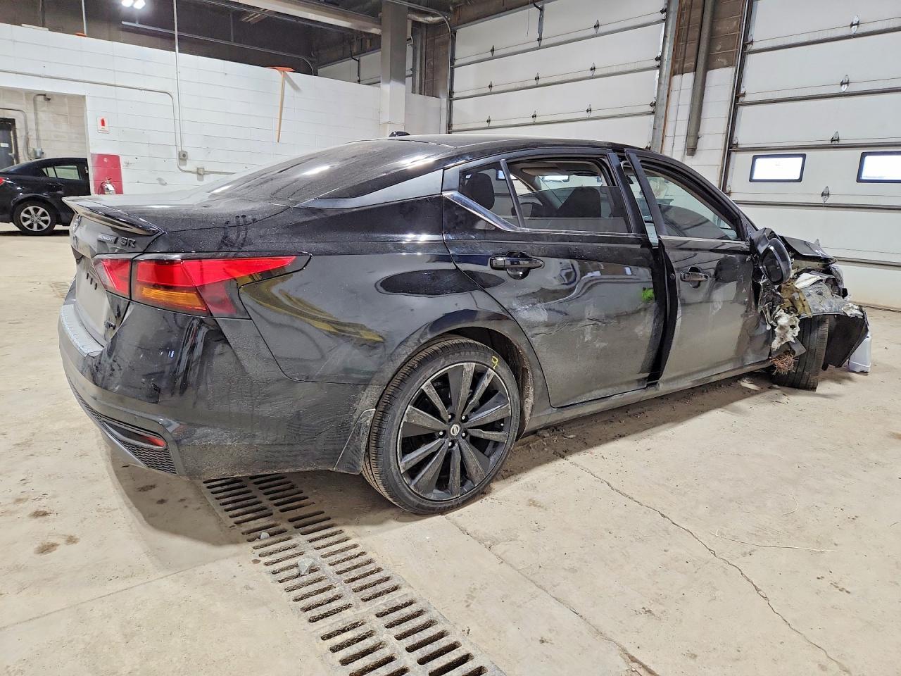 2022 Nissan Altima 2.5 Sr - Фото 3