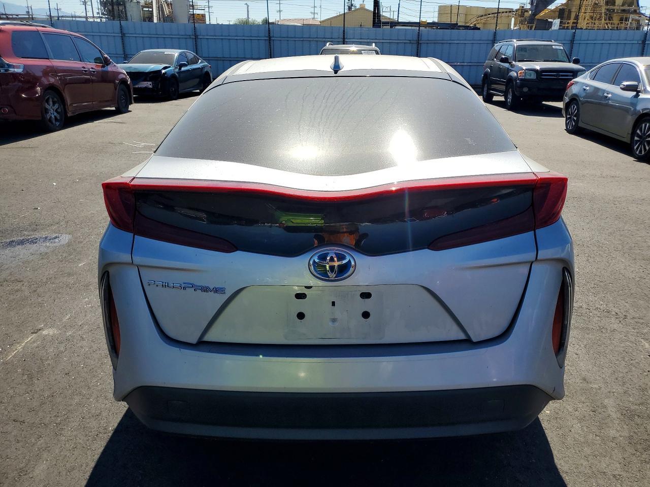 2019 Toyota Prius Prime Premium - Фото 6