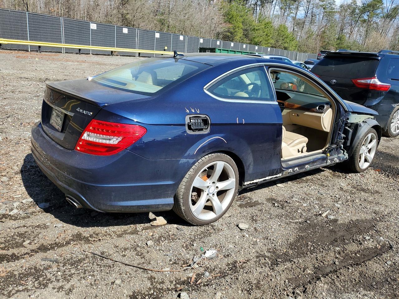 2014 Mercedes-Benz C 350 4Matic - Image 3