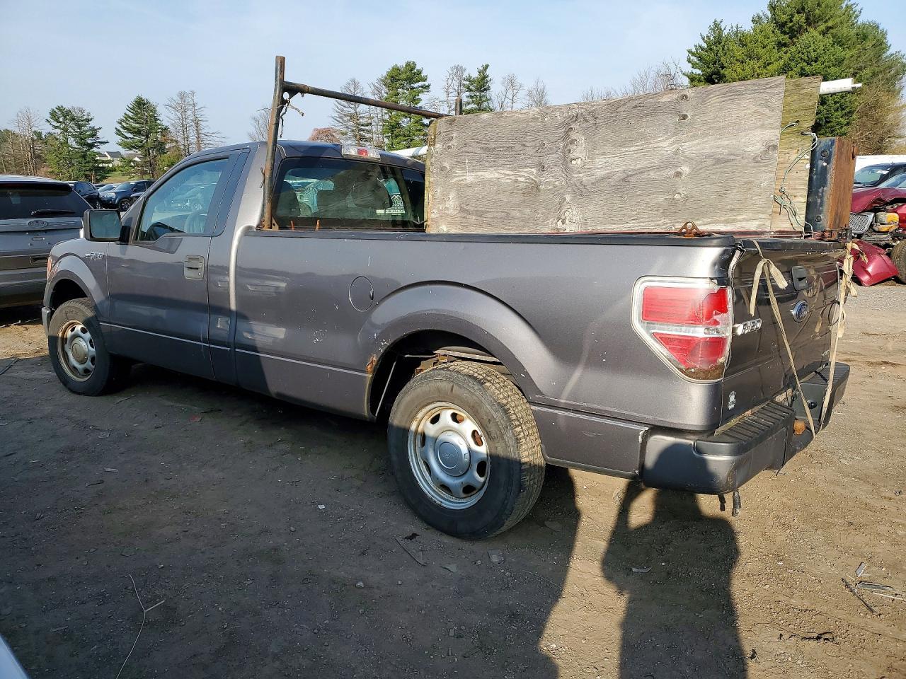 2013 Ford F150 - Фото 2