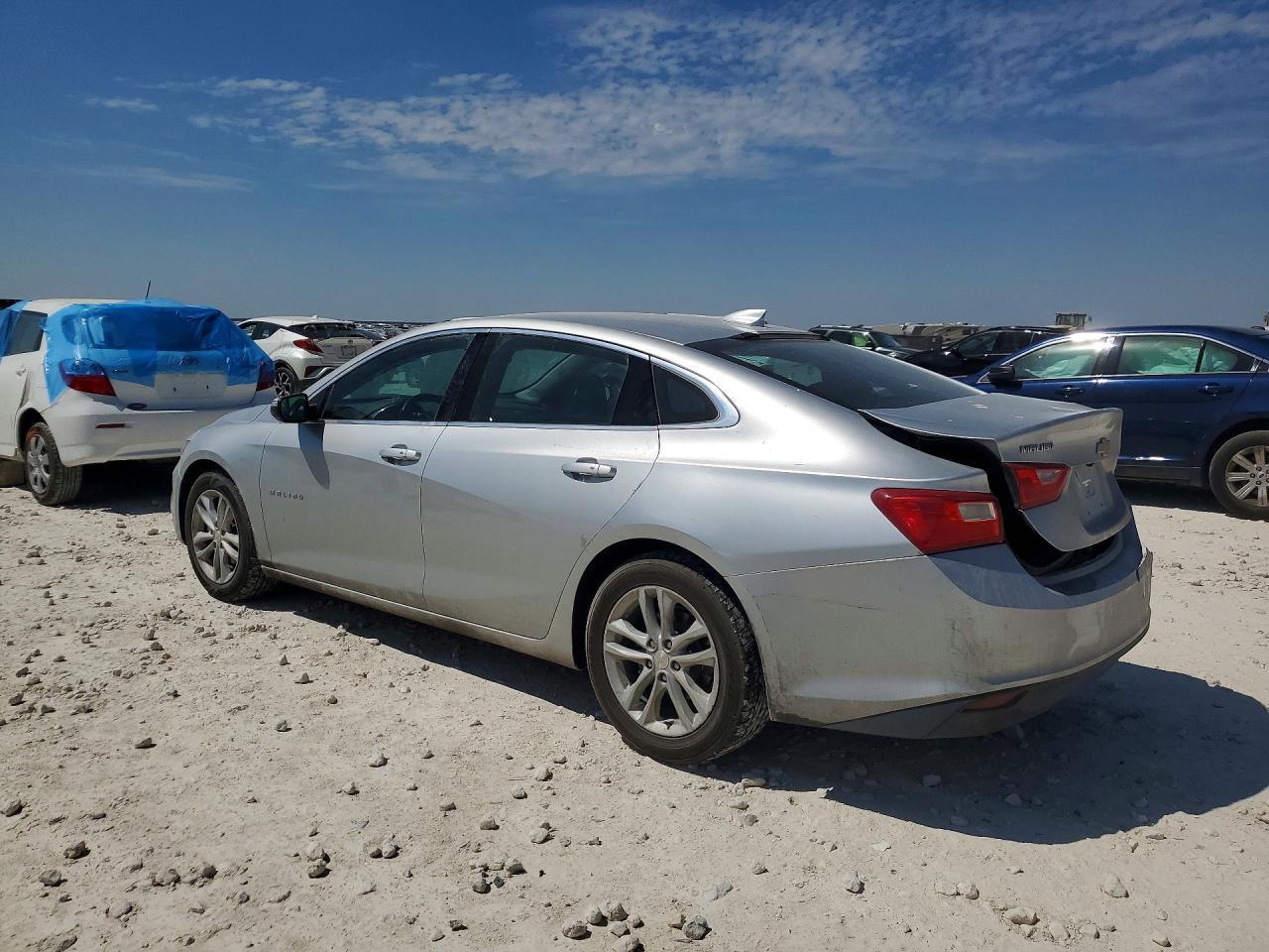 2017 Chevrolet Malibu Lt - Фото 2