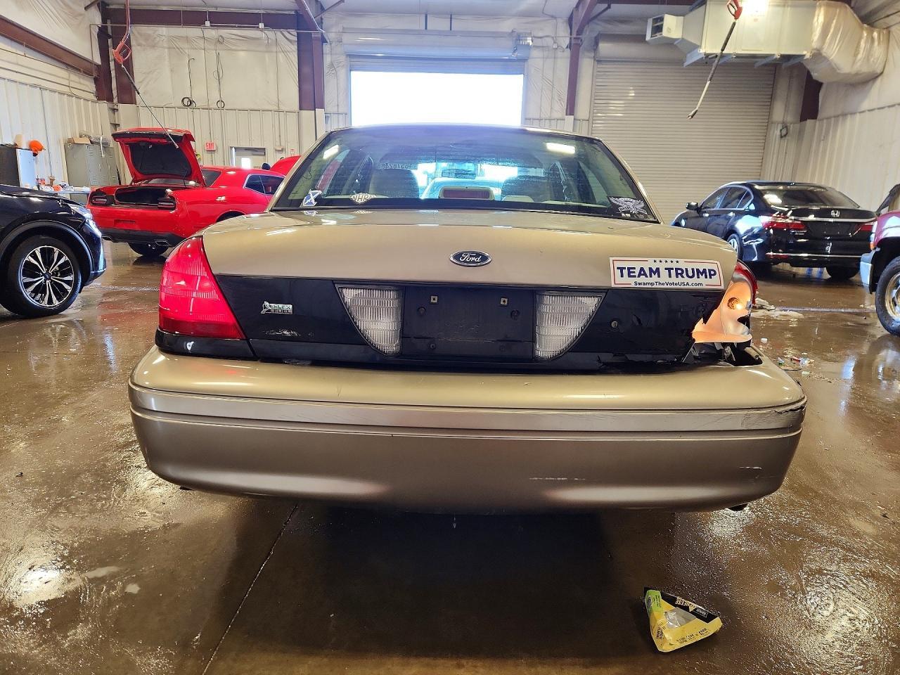 2011 Ford Crown Victoria Police Interceptor - Фото 6