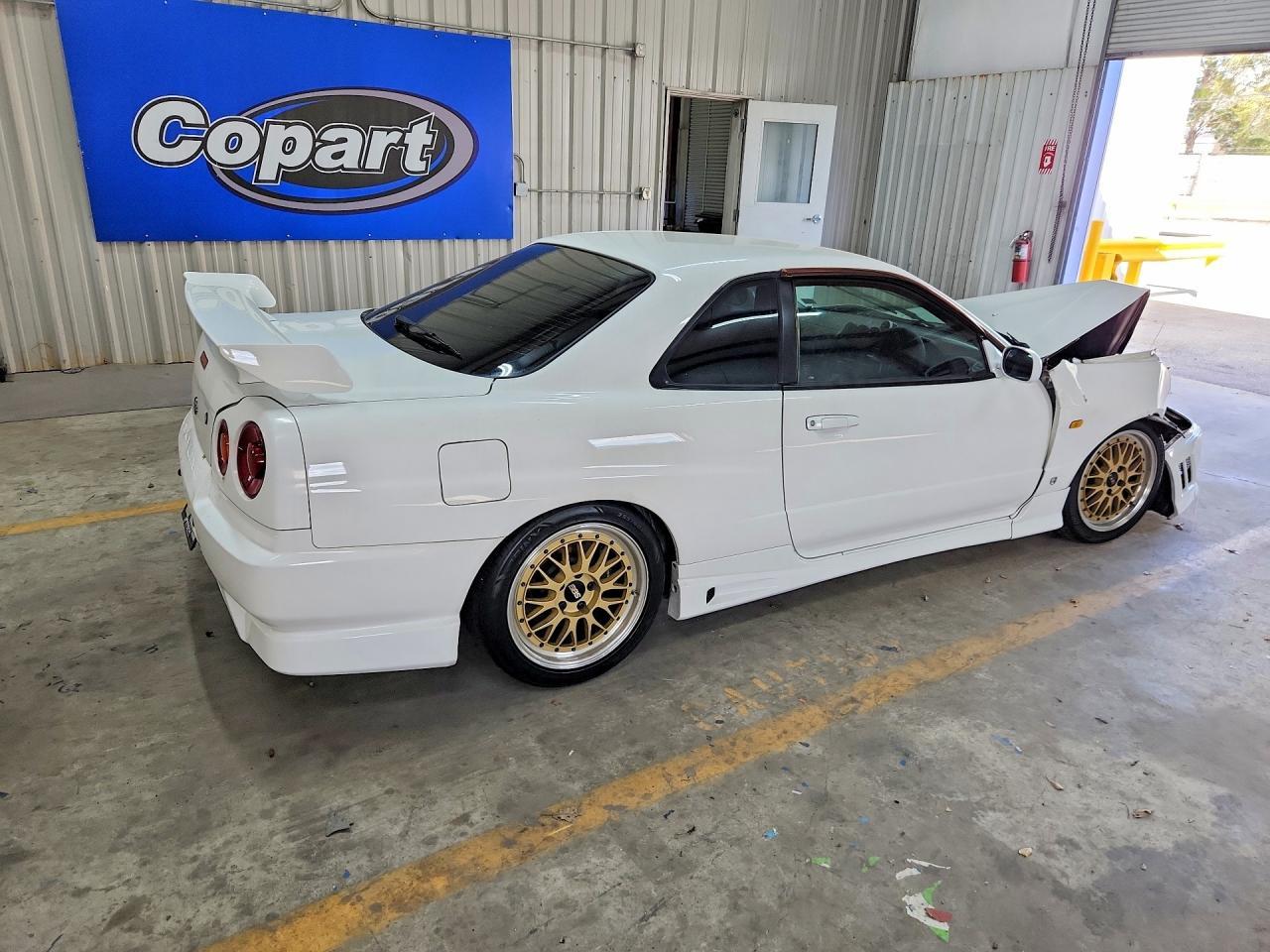 2000 Nissan Skyline - Фото 3
