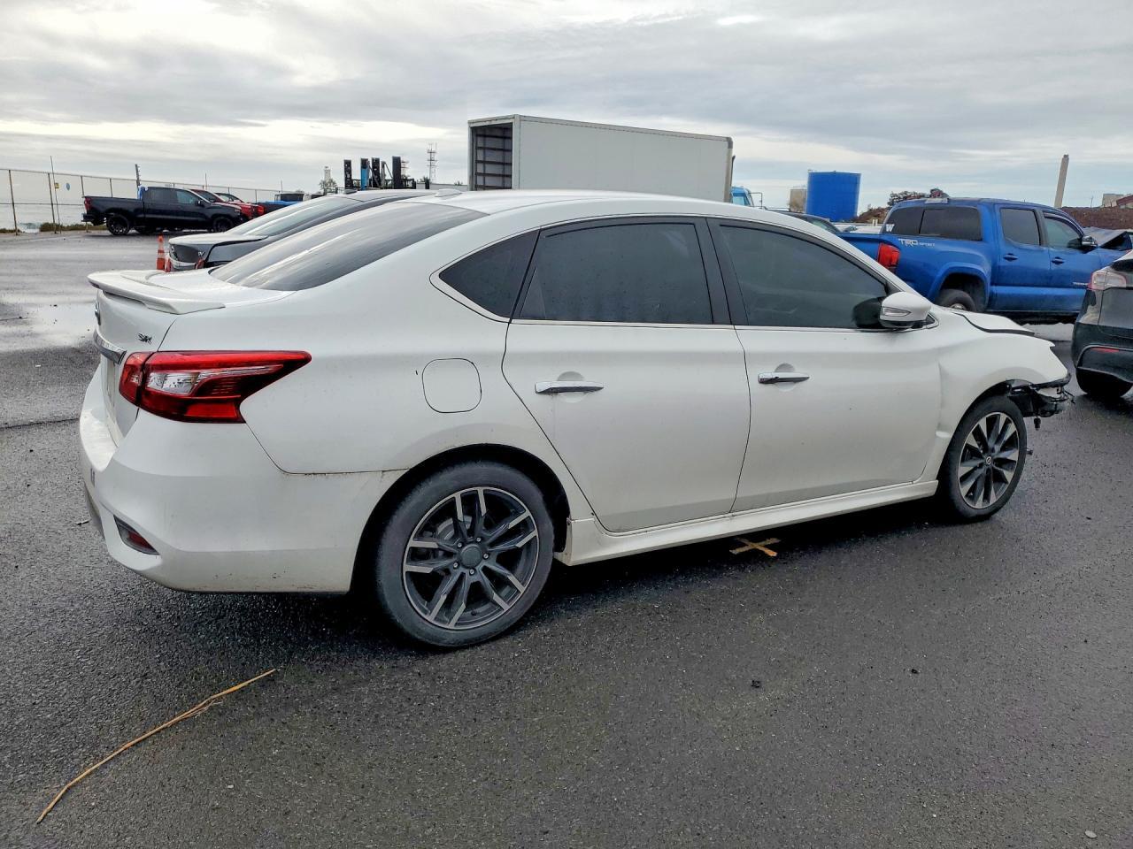 2016 Nissan Sentra Sr - Image 3