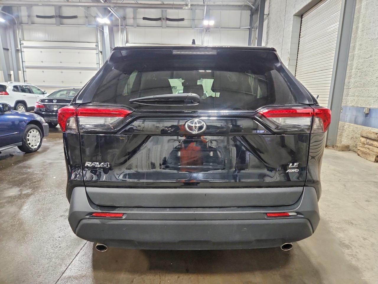 2022 Toyota Rav4 Le - Image 6