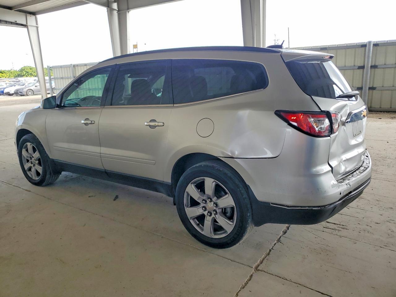 2016 Chevrolet Traverse Lt - Фото 2