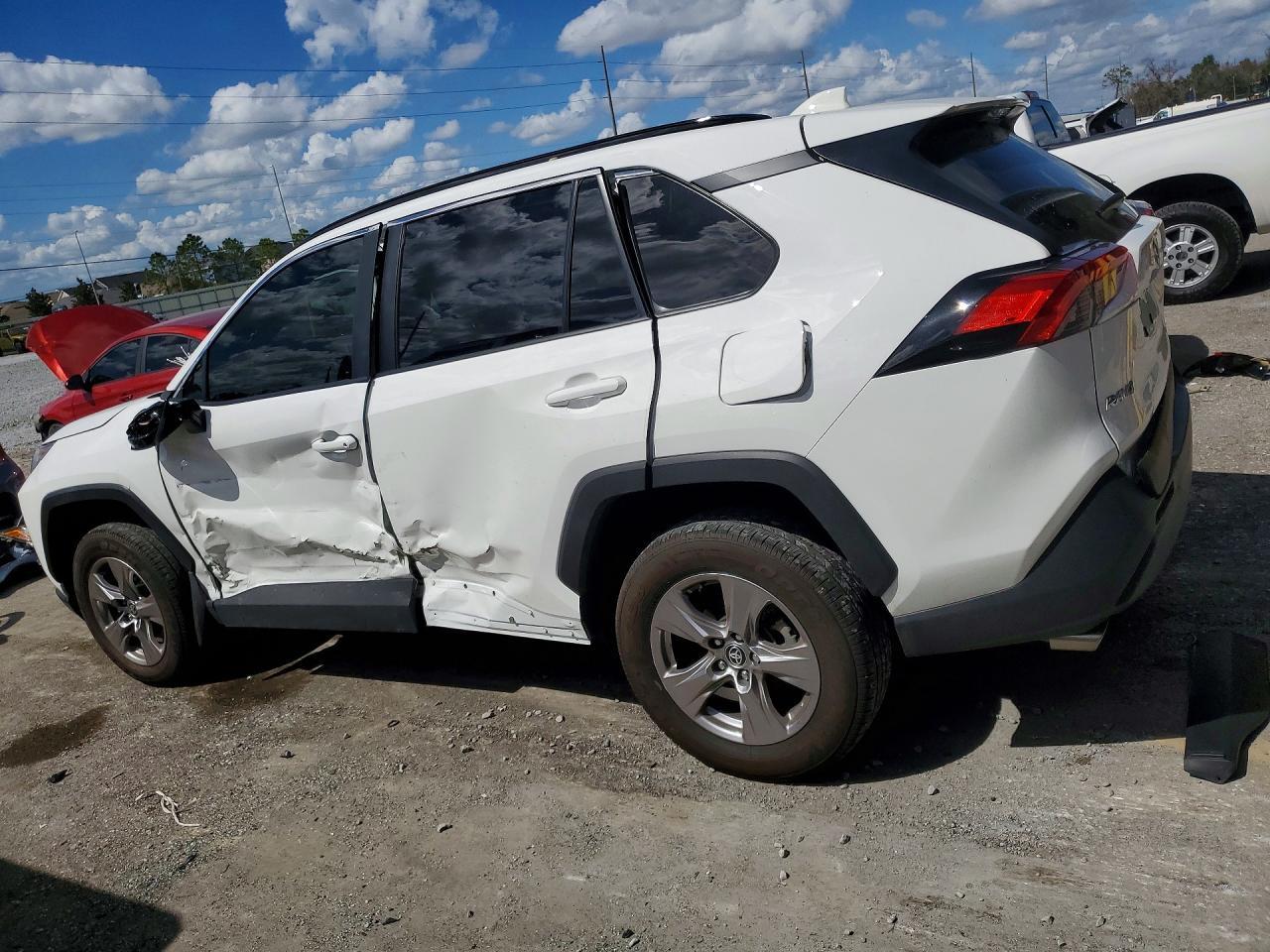 2024 Toyota Rav4 Xle - Фото 2