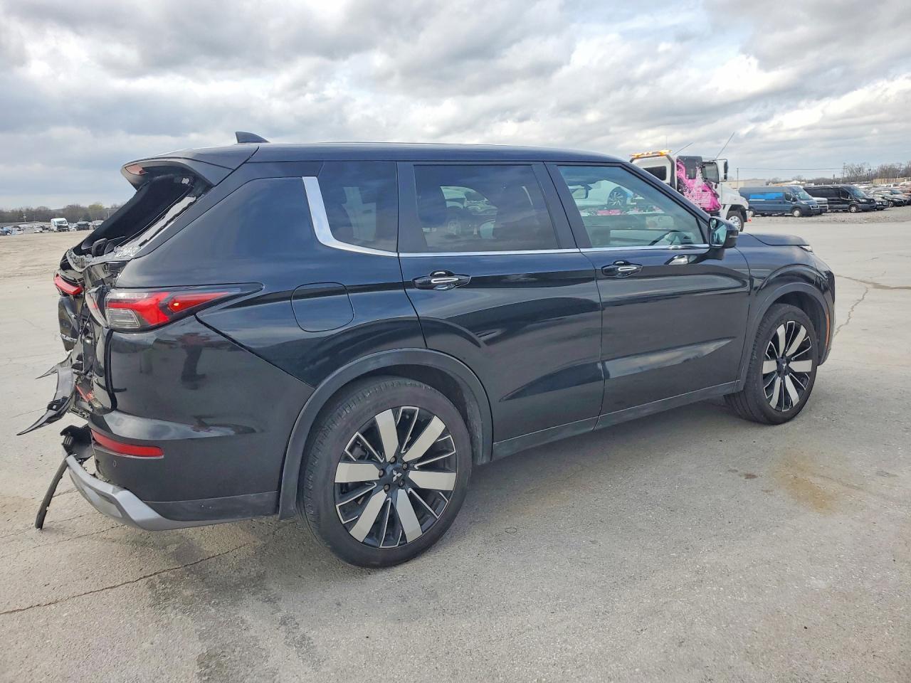 2025 Mitsubishi Outlander Se - Фото 3
