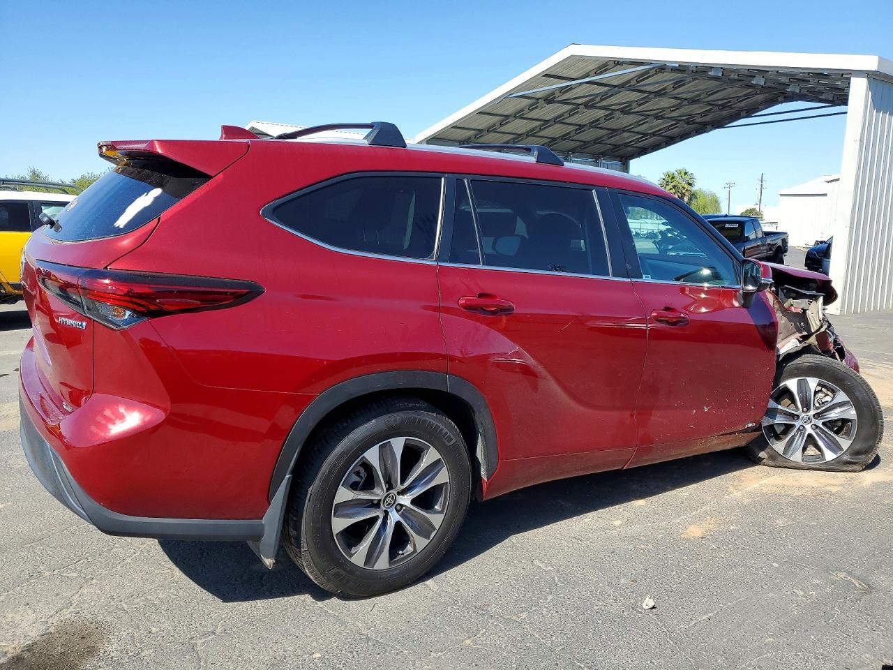 2023 Toyota Highlander Hybrid Xle - Image 3