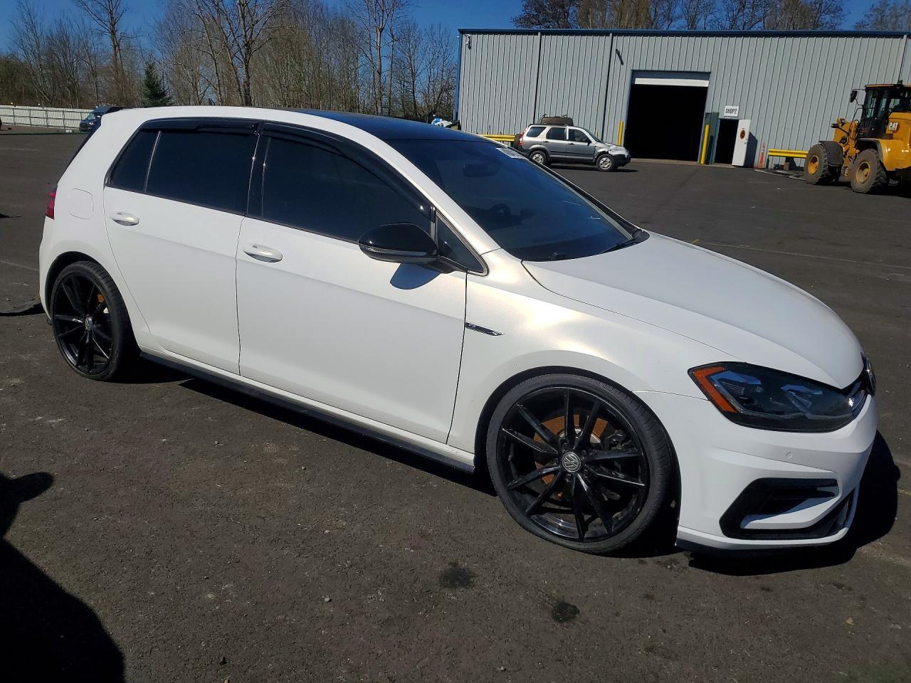 2019 Volkswagen Golf R - Image 4