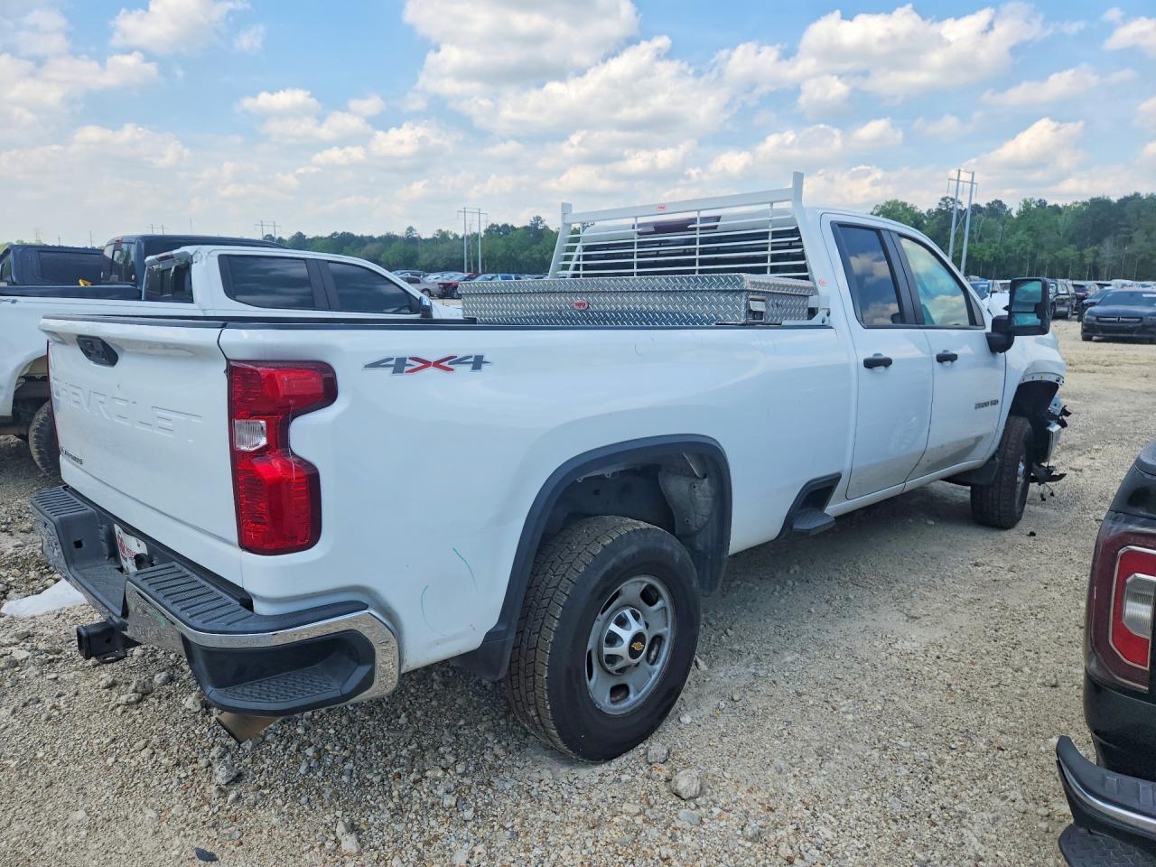 2021 Chevrolet Silverado K2500 Heavy Duty - Image 3