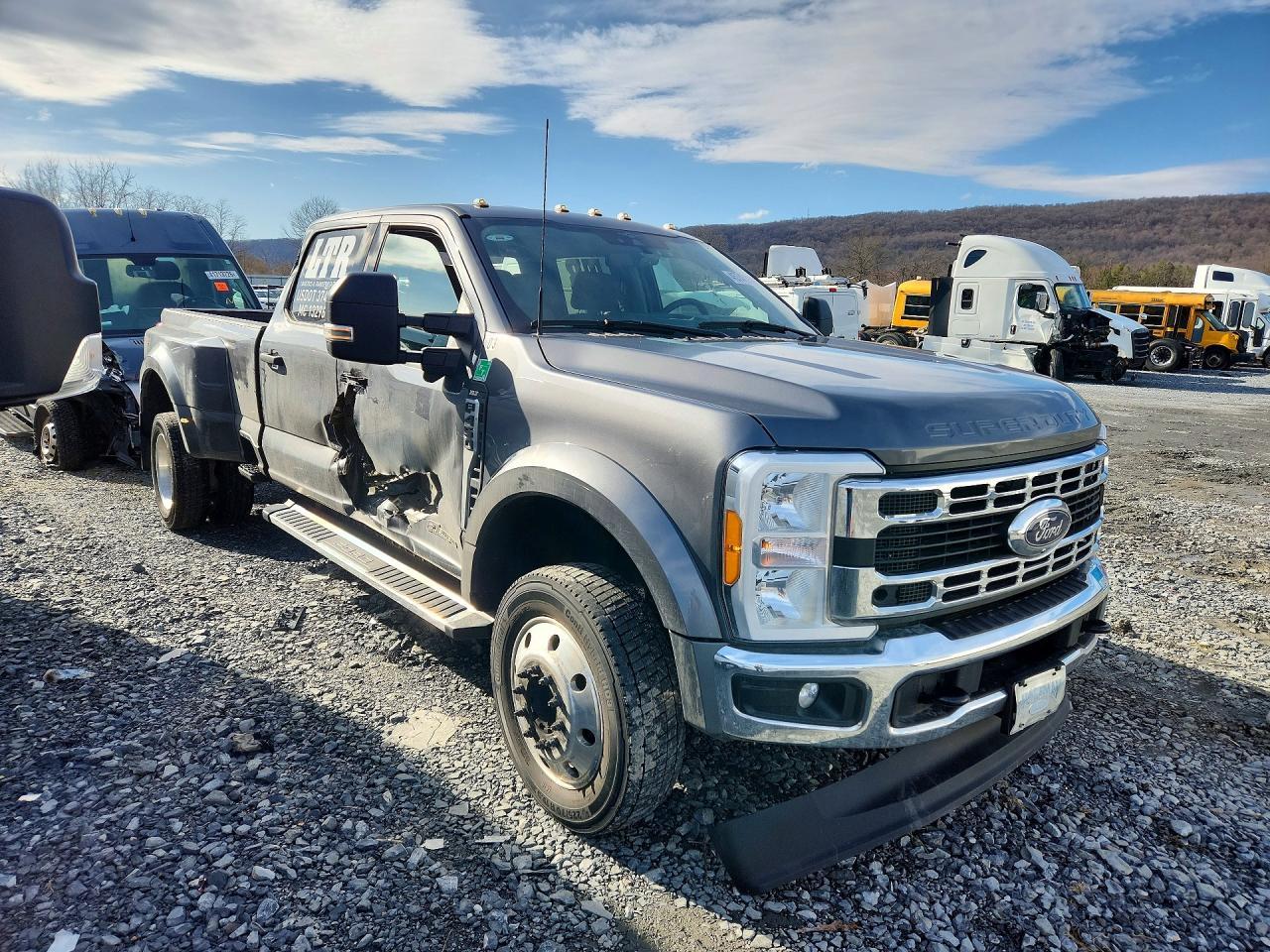 2023 Ford F450 Super Duty - Фото 4