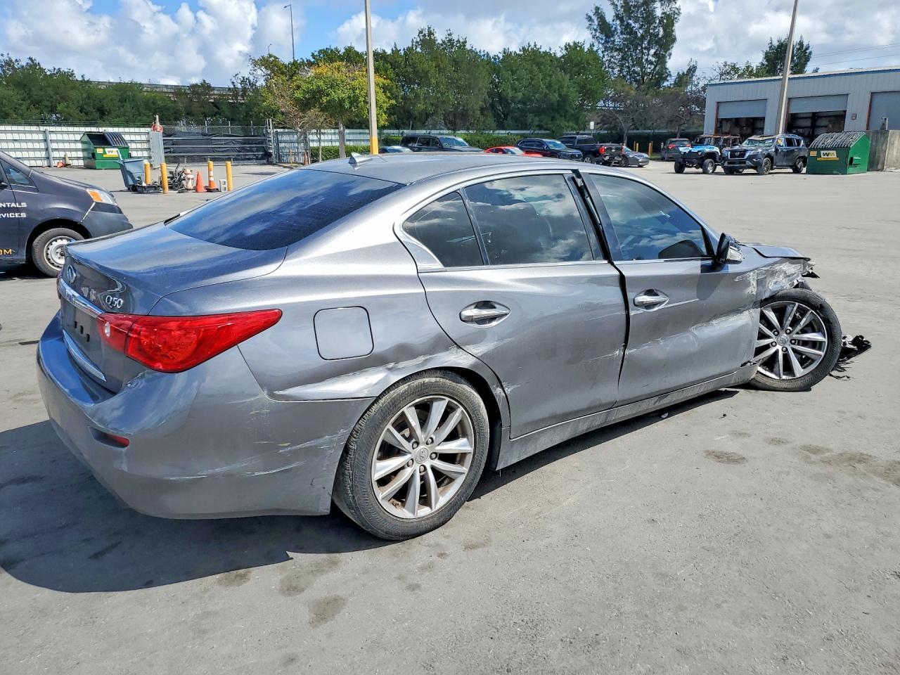 2015 Infiniti Q50 Premium - Фото 3