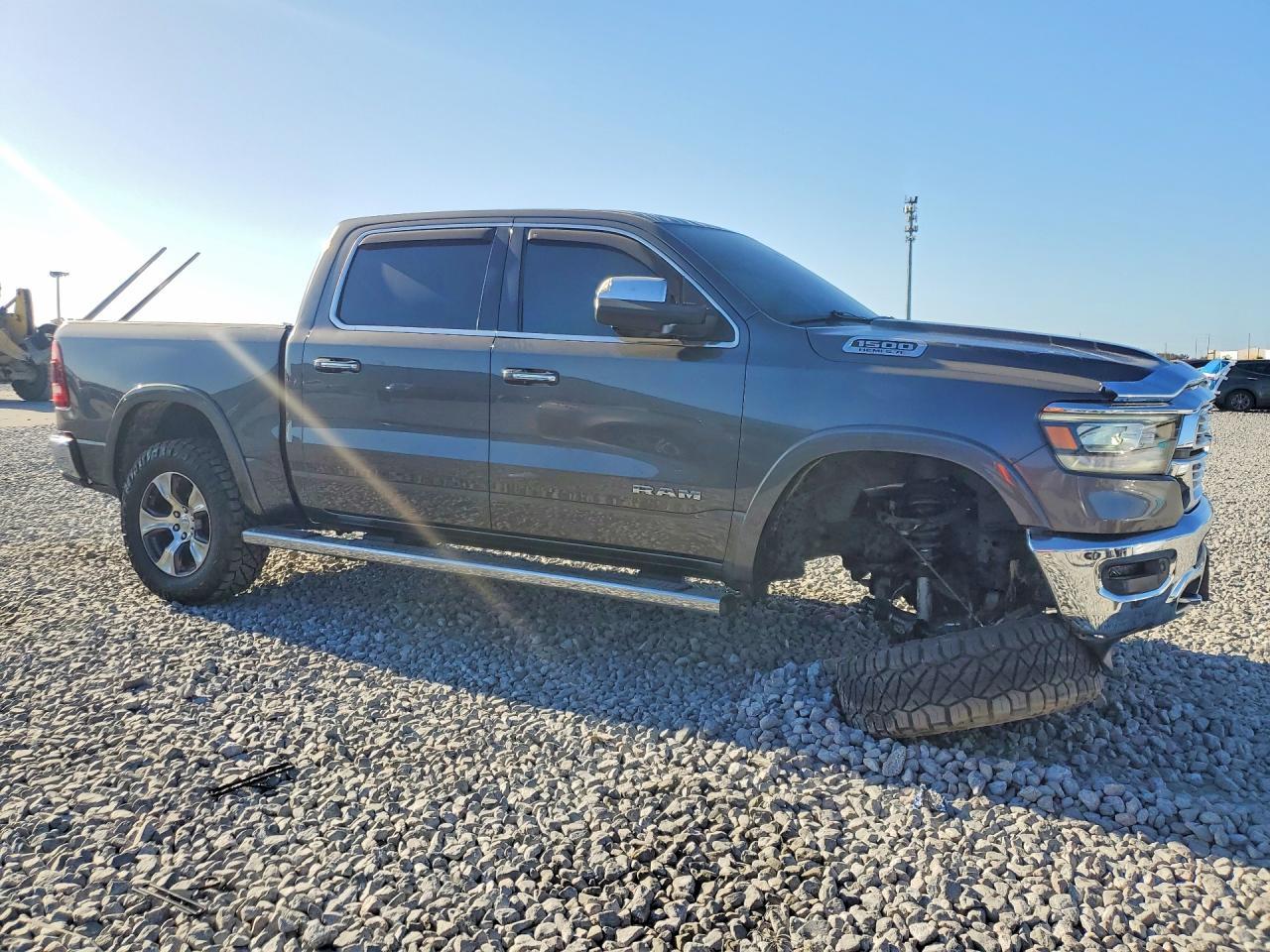 2019 Ram 1500 Laramie - Image 4