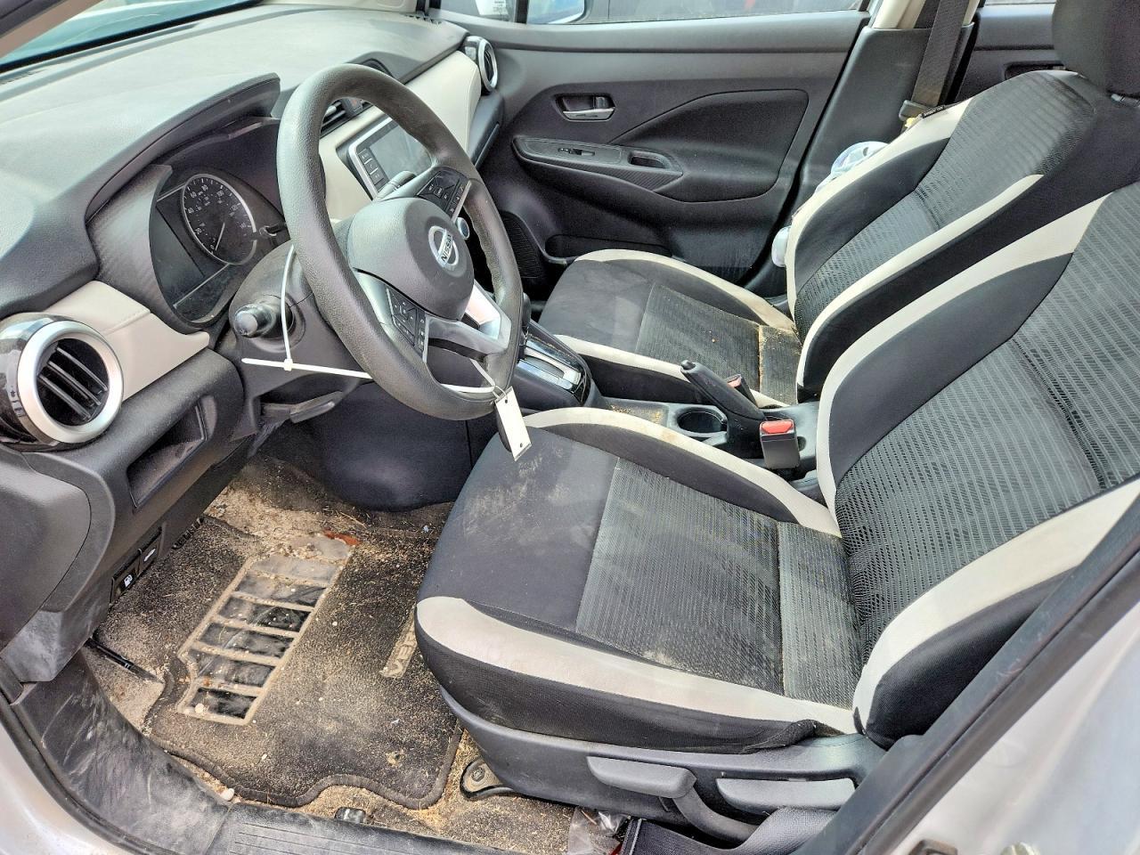 2021 Nissan Versa Sv - Image 7