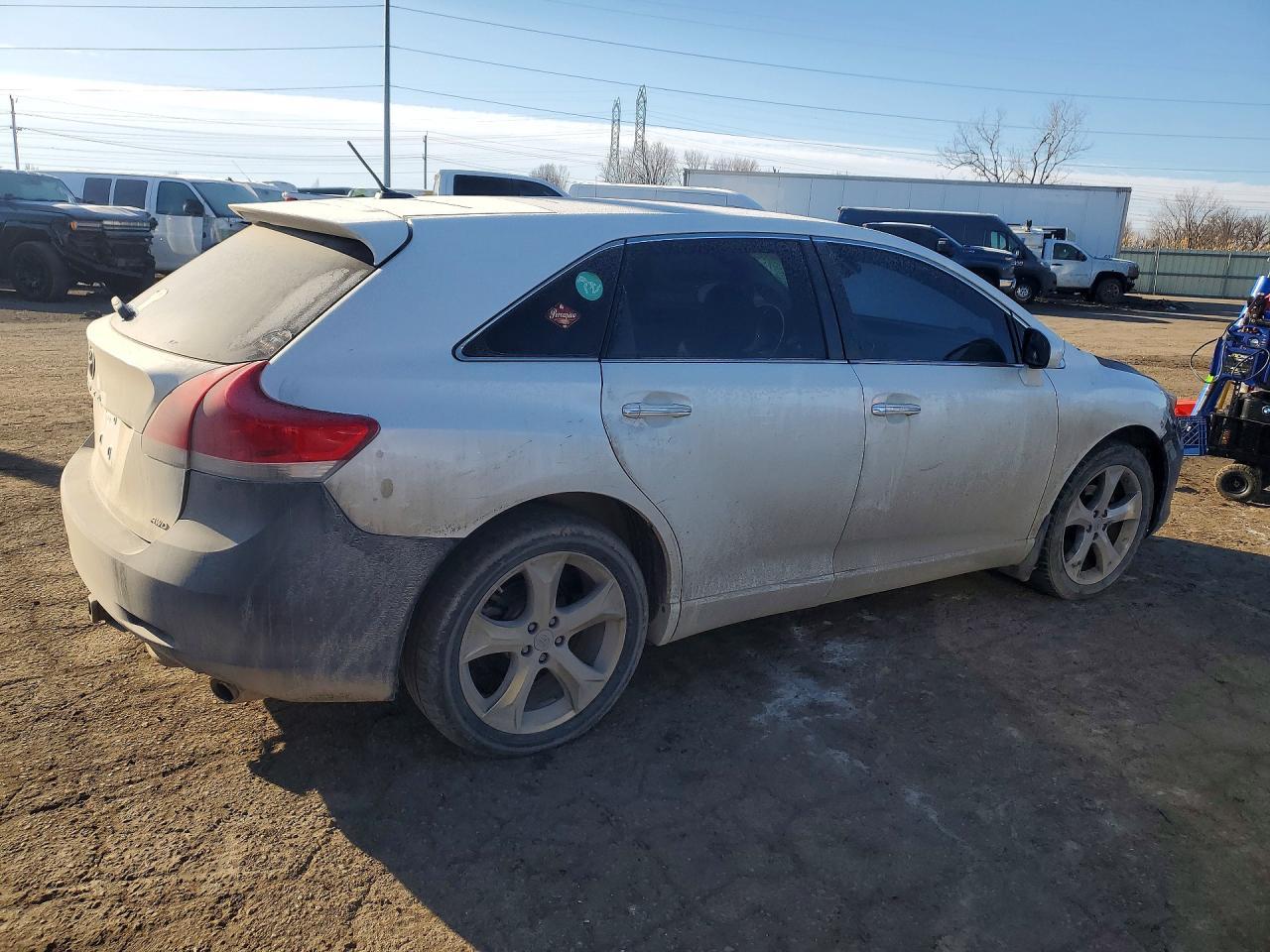 2010 Toyota Venza - Image 3
