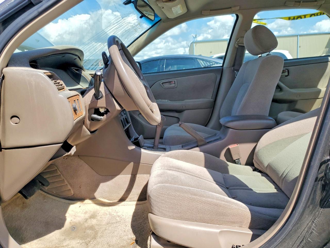 2001 Toyota Camry Le - Image 7