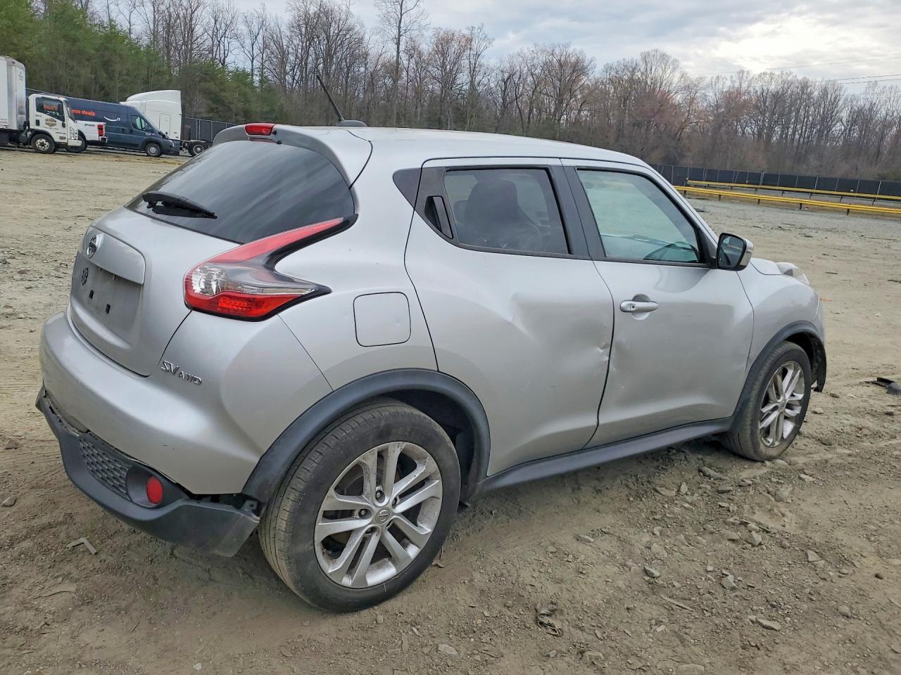 2015 Nissan Juke S - Image 3