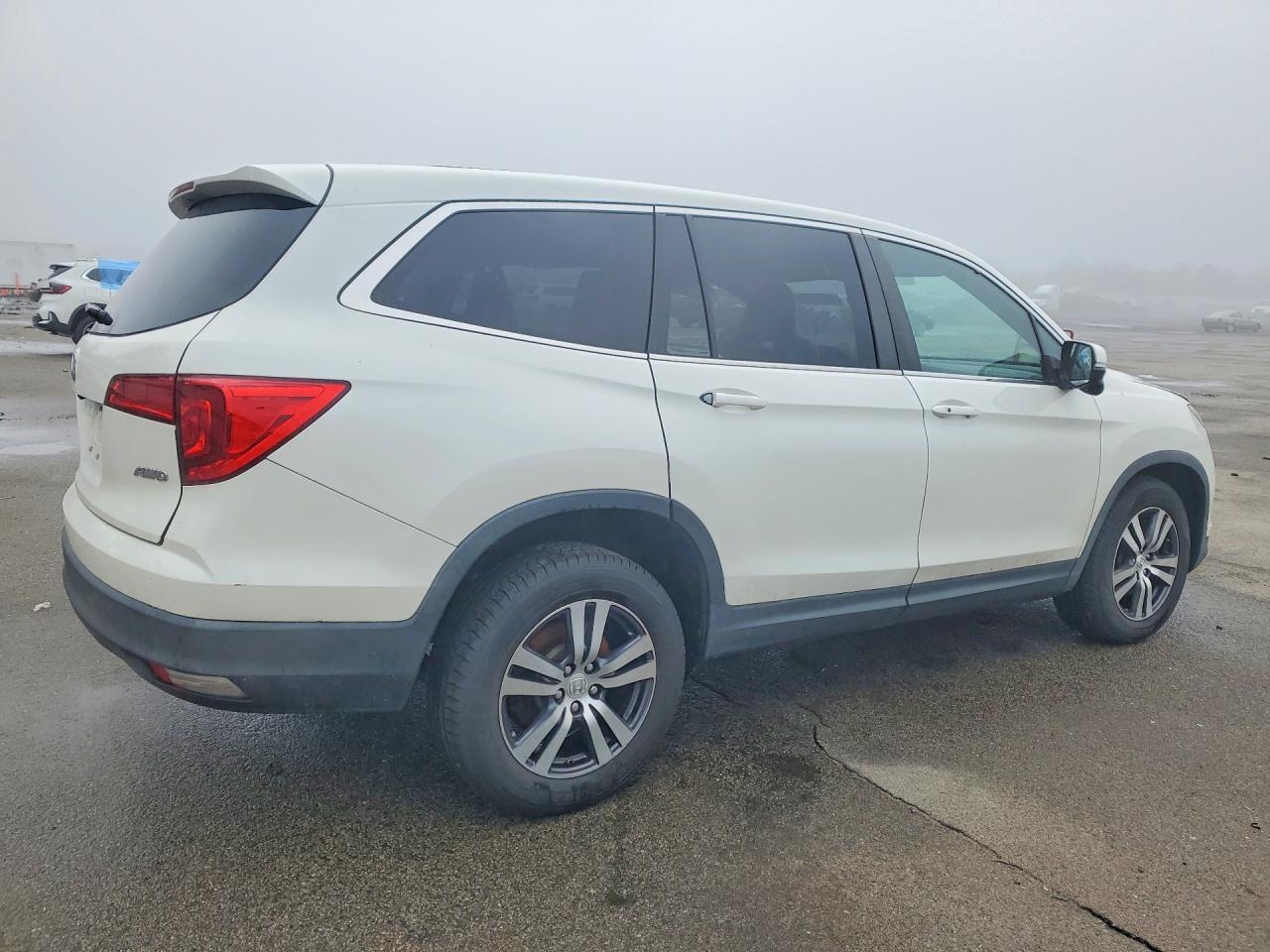 2017 Honda Pilot Exl - Image 3