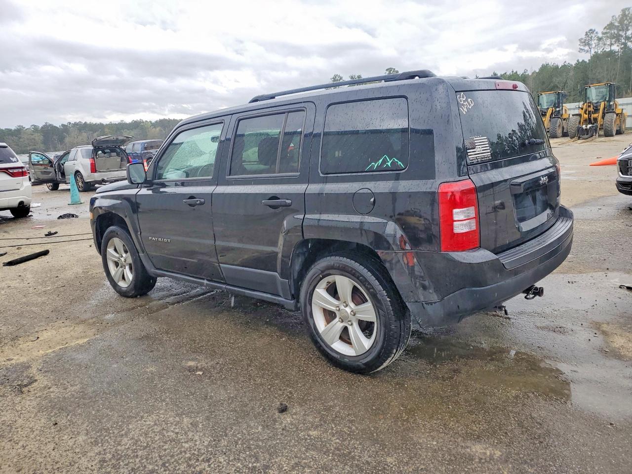 2014 Jeep Patriot Latitude - Фото 2