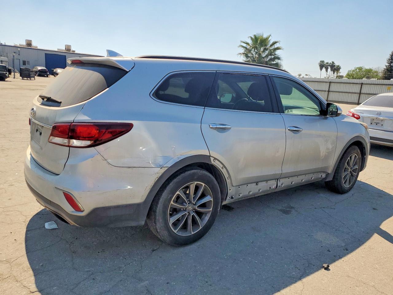 2017 Hyundai Santa Fe Se - Image 3
