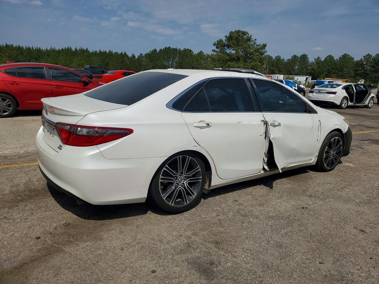 2016 Toyota Camry Special Edition - Фото 3