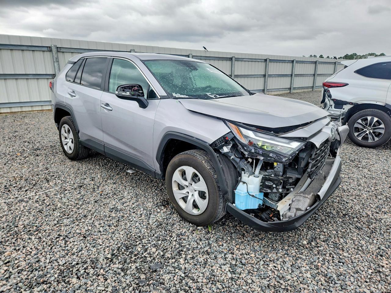 2024 Toyota Rav4 Le - Image 4