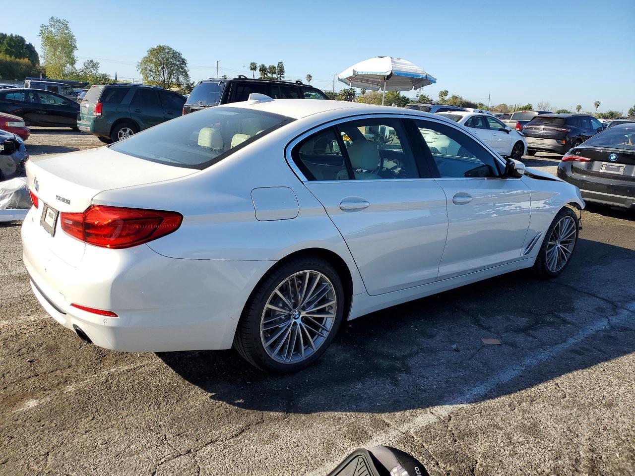 2019 BMW 530 I - Фото 3