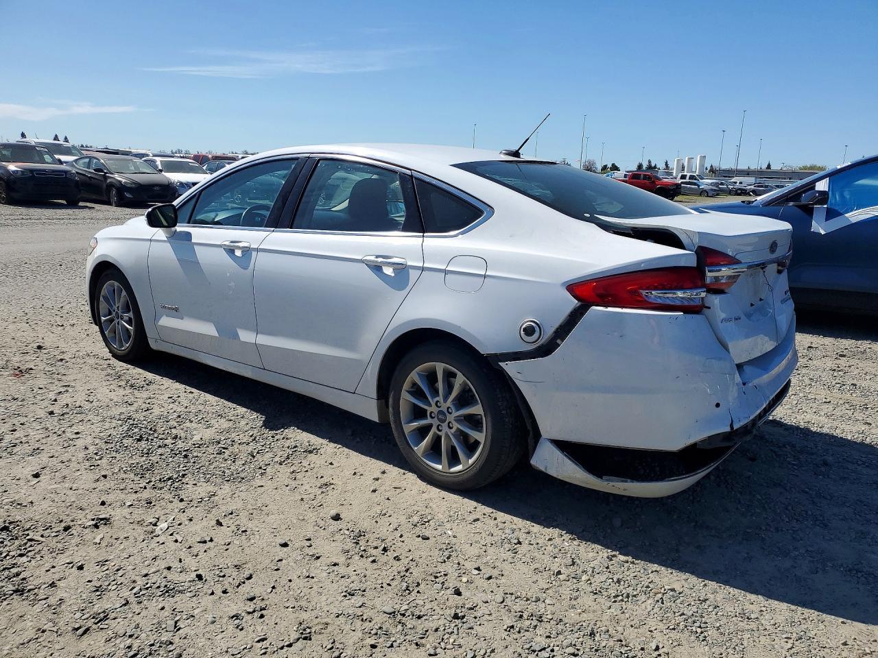 2017 Ford Fusion Se Hybrid - Image 2